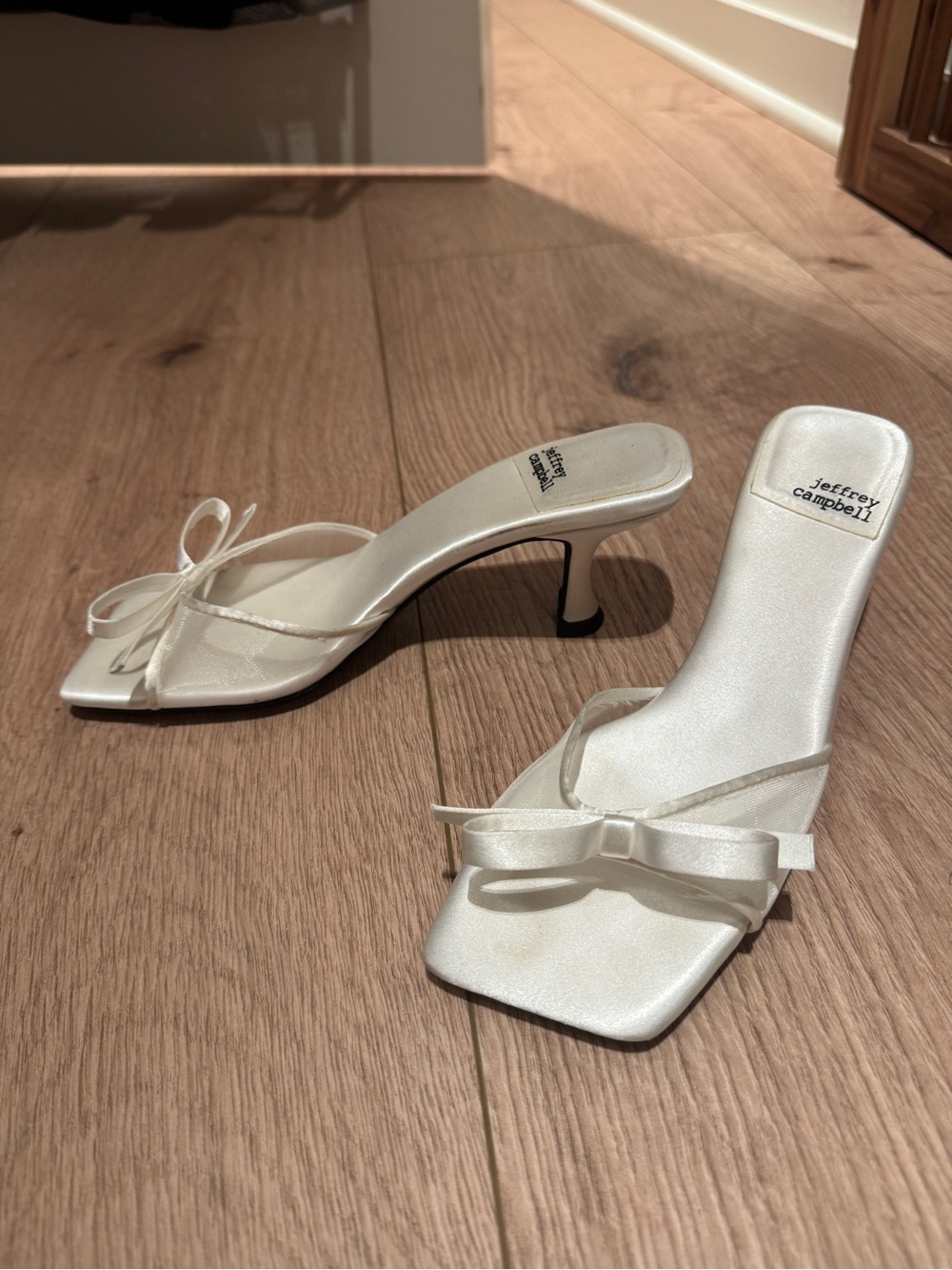Jeffrey Campbell Ivory Satin Bow Slide Mules - Picture 2 of 2